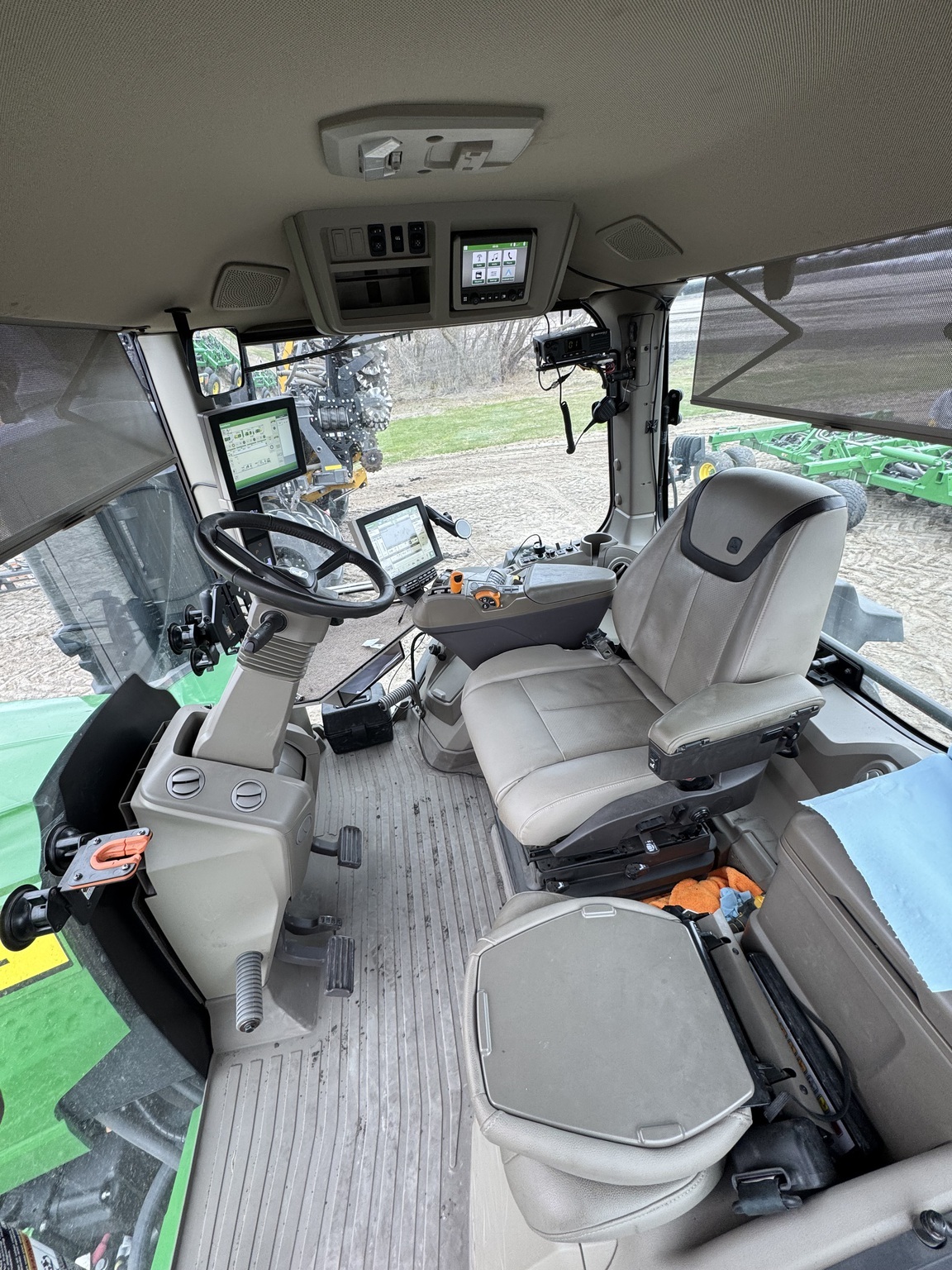 2023 John Deere 9RT 570 Tractor