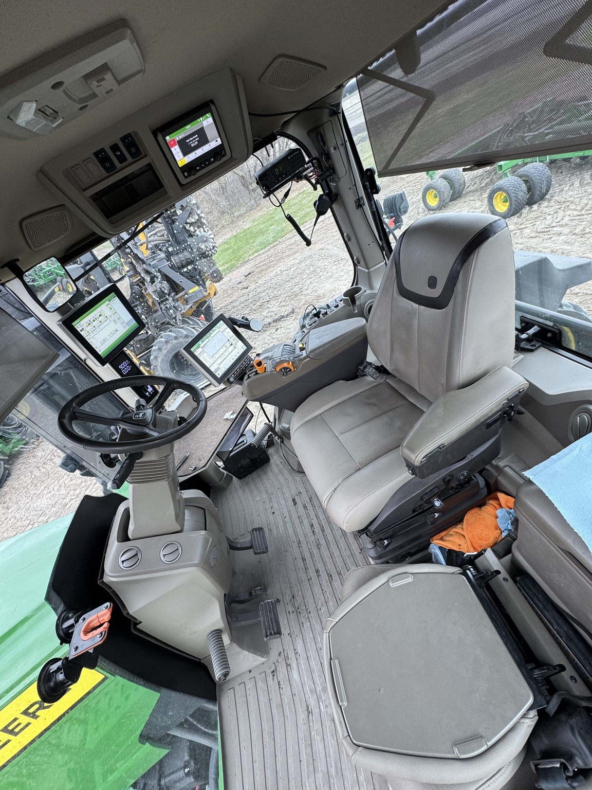 2023 John Deere 9RT 570 Tractor