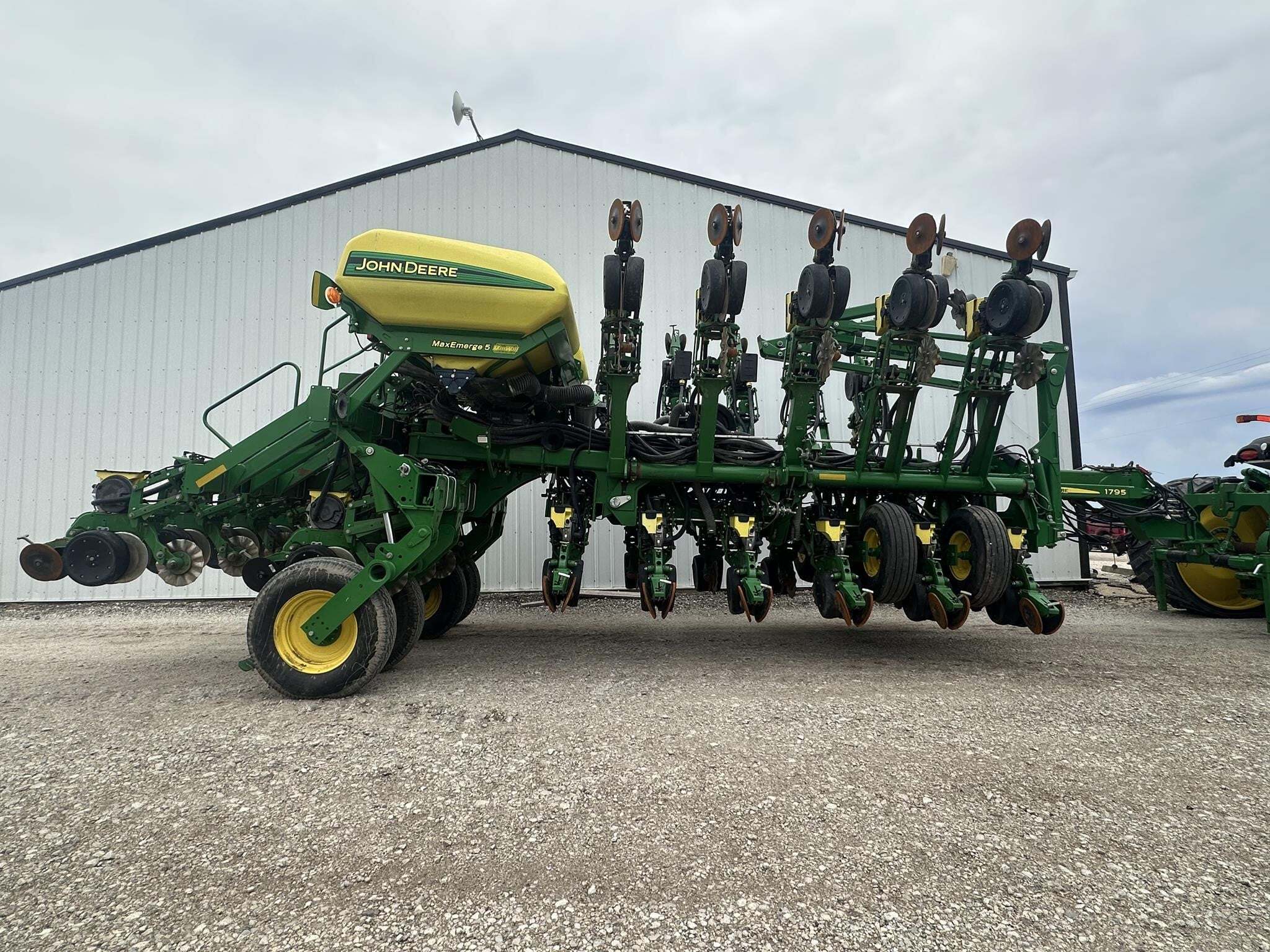 2015 John Deere 1795 Planter