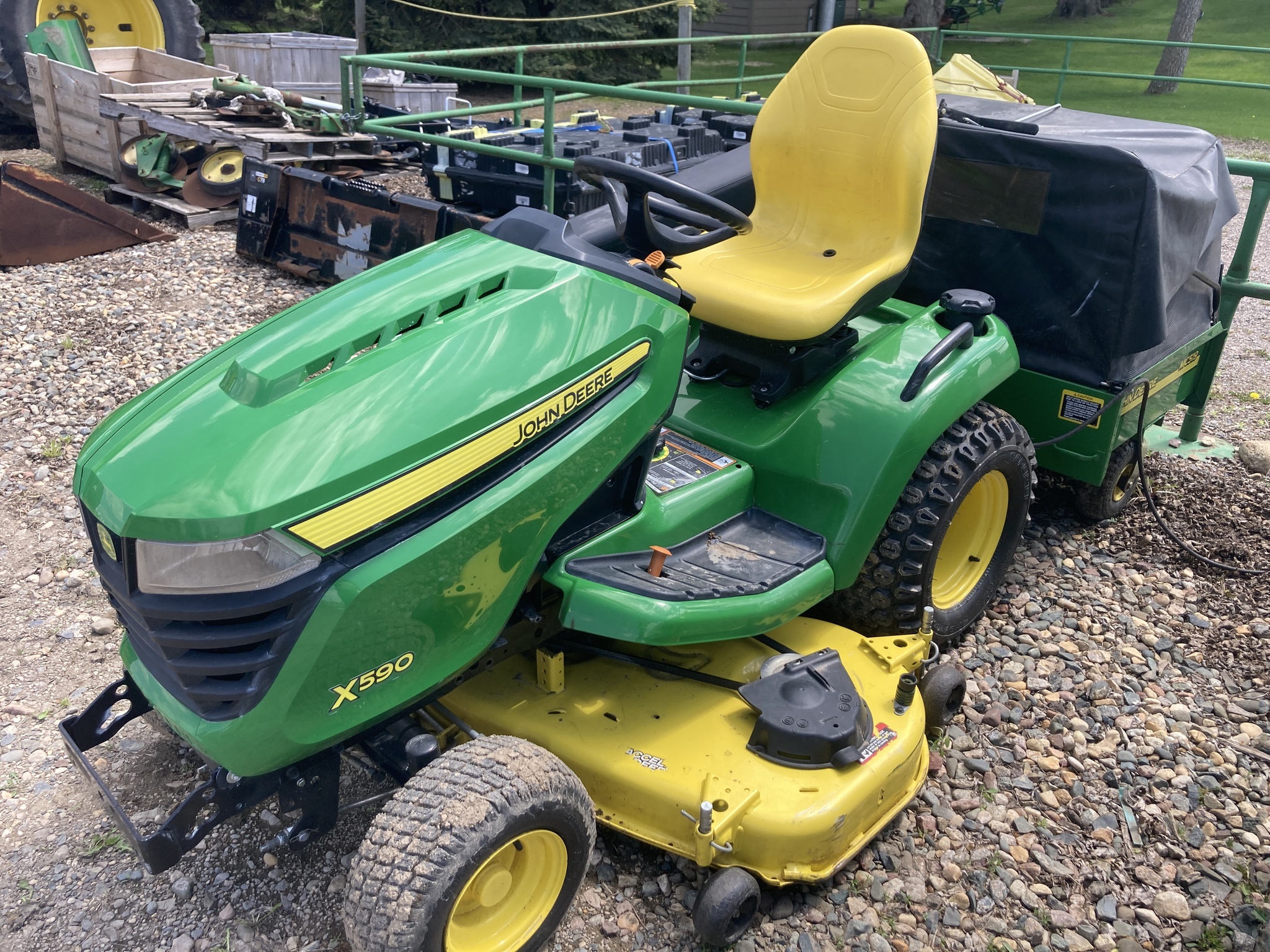 2019 John Deere X590 Lawn Mower