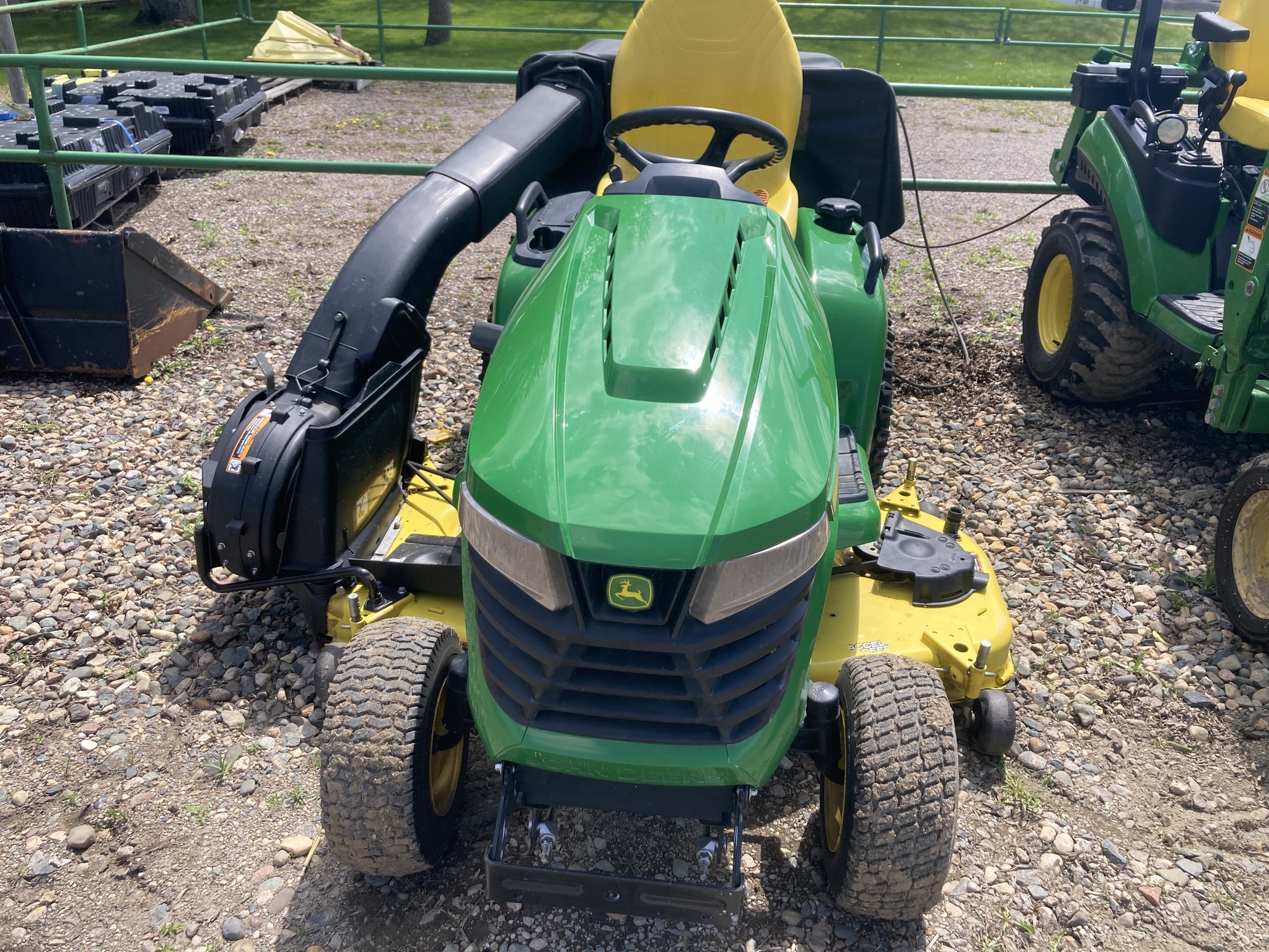 2019 John Deere X590 Lawn Mower