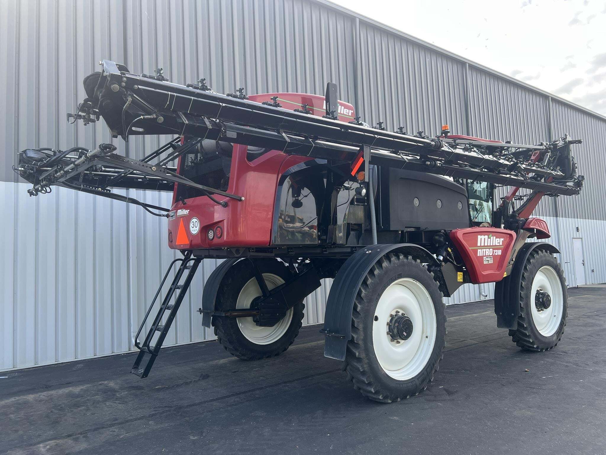 2020 Miller NITRO 7310 Self-Propelled Sprayer