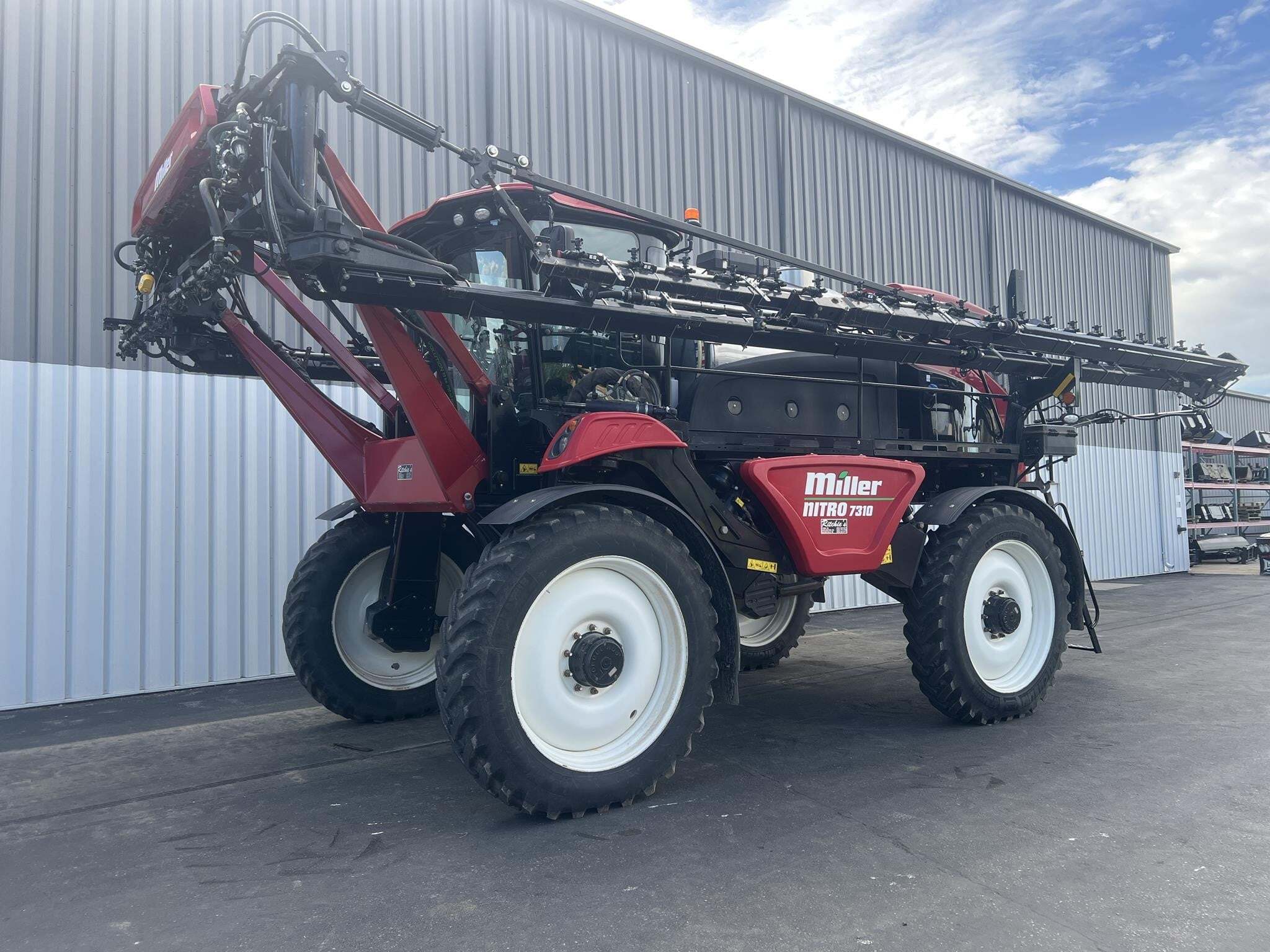 2020 Miller NITRO 7310 Self-Propelled Sprayer