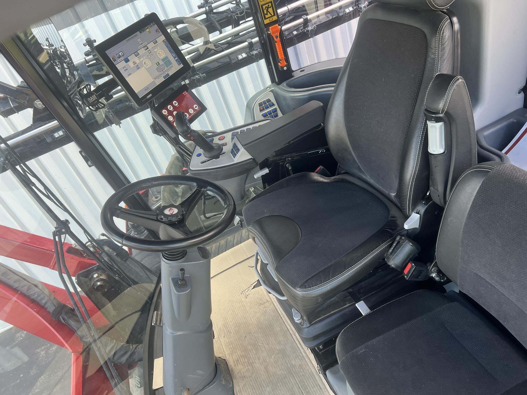 2020 Miller NITRO 7310 Self-Propelled Sprayer