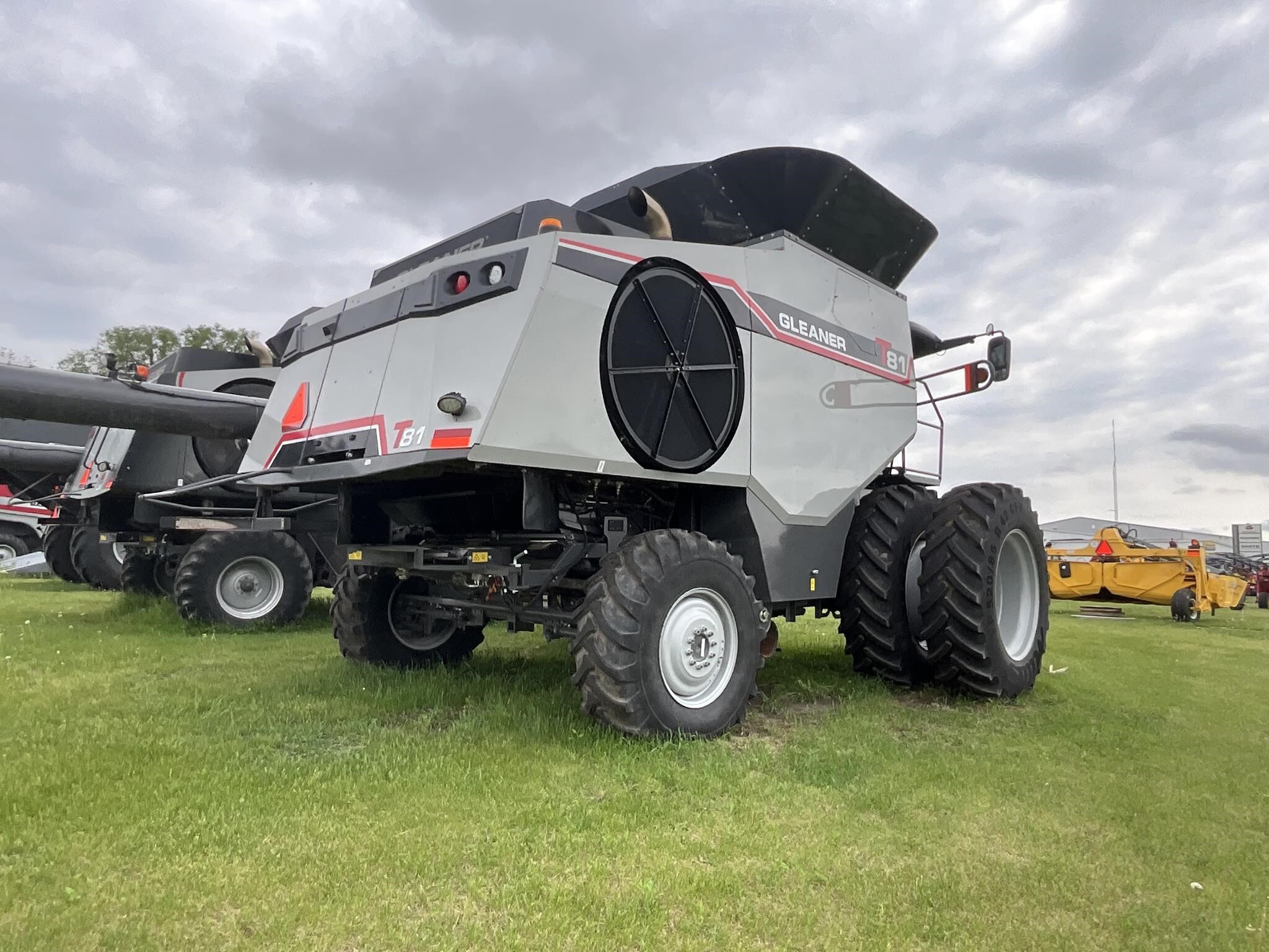 2025 Gleaner T81 Combine