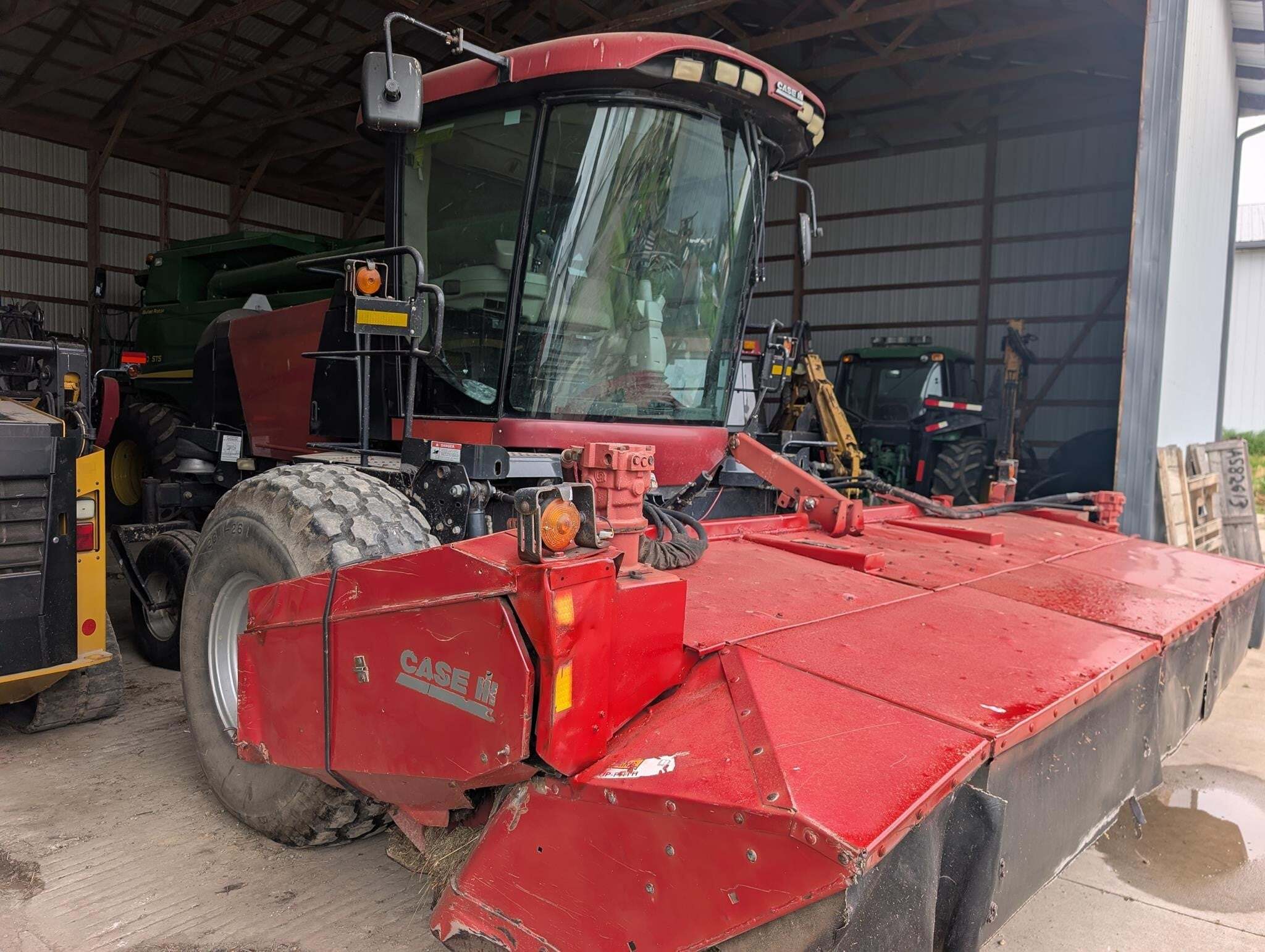 2005 Case IH WDX2302 Self-Propelled Windrowers and Swather