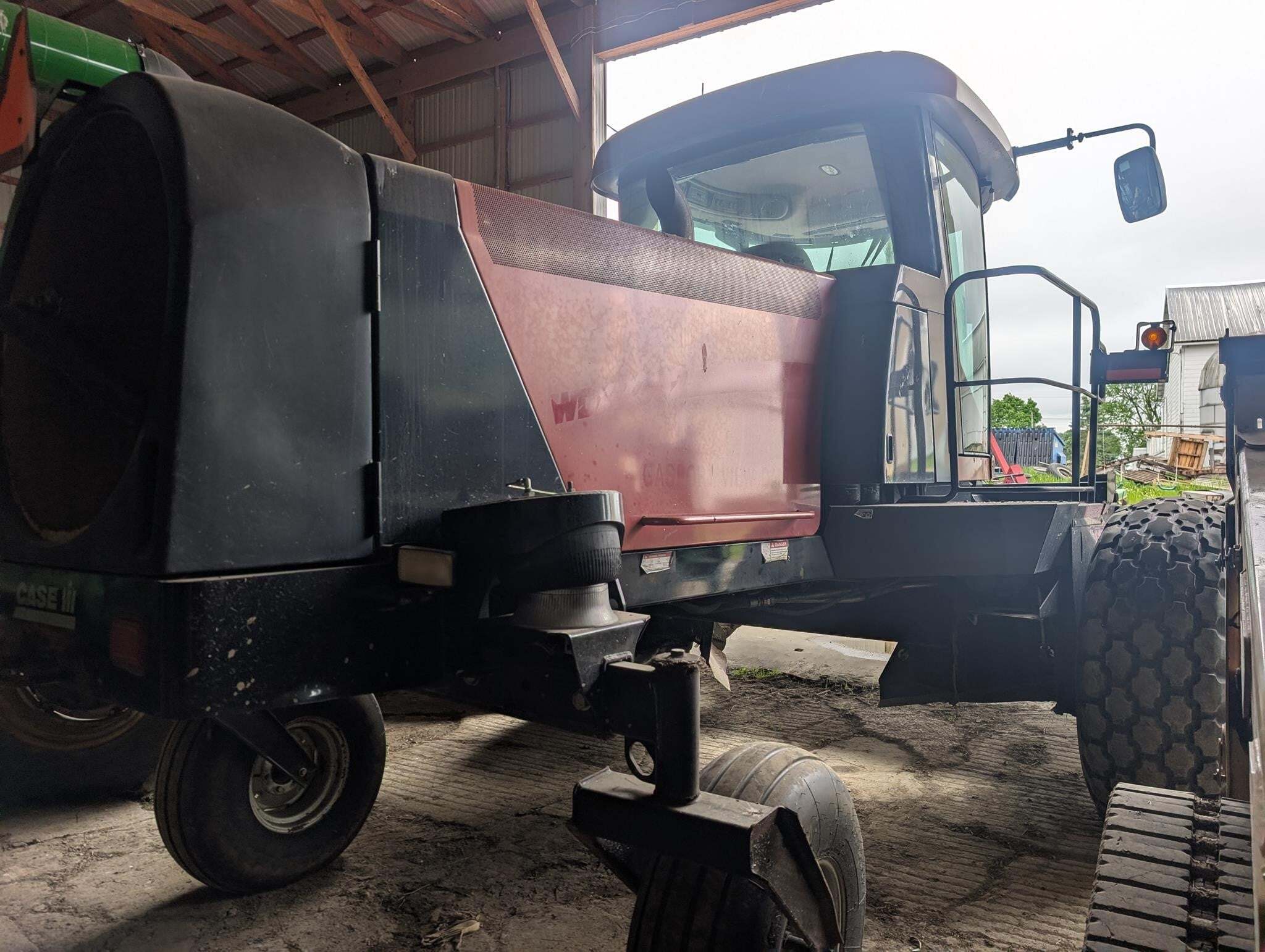 2005 Case IH WDX2302 Self-Propelled Windrowers and Swather