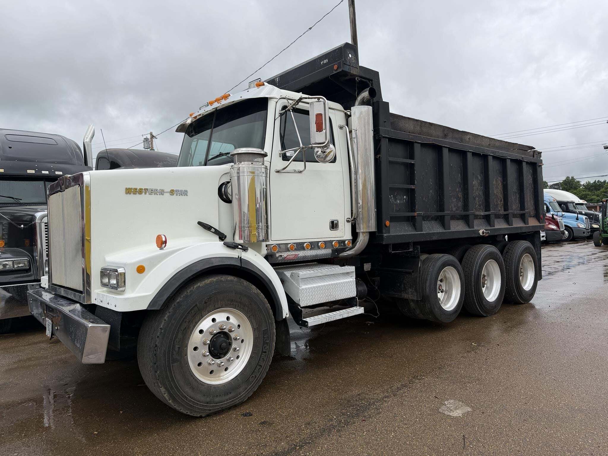2004 Western Star 4900FA Semi Trucks/Trailer