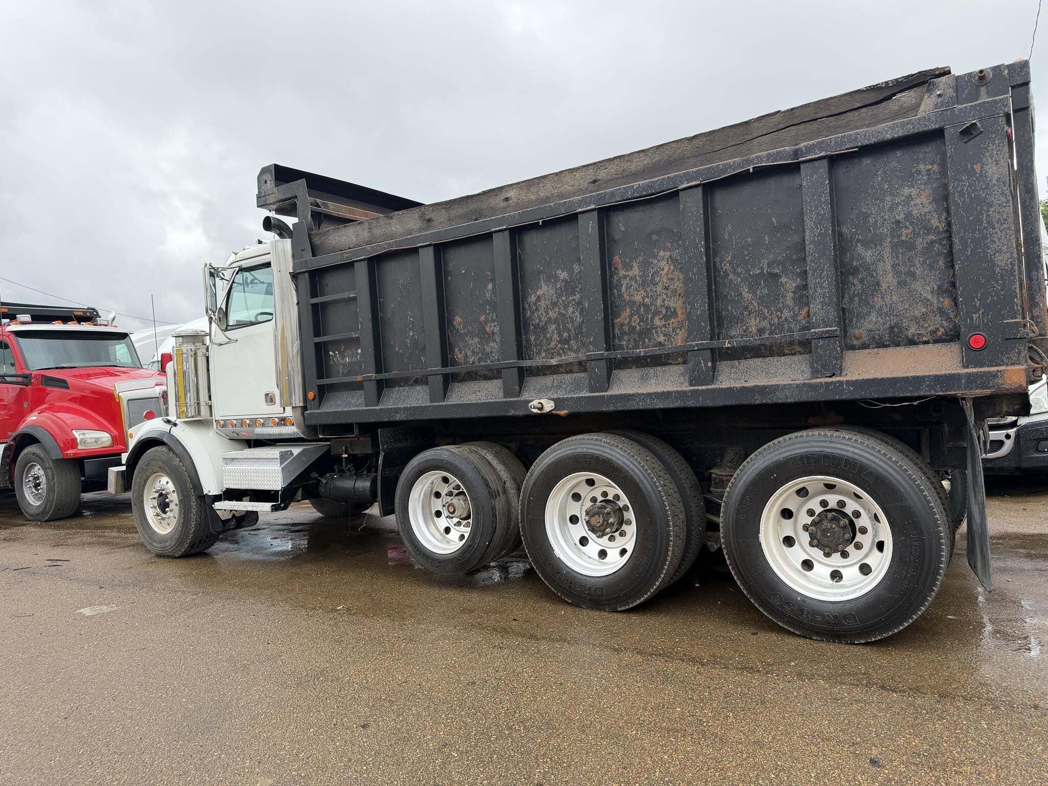2004 Western Star 4900FA Semi Trucks/Trailer