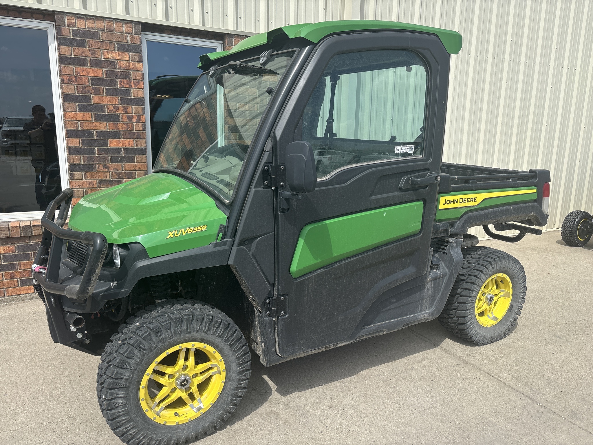 2023 John Deere 835R ATVs and Utility Vehicle