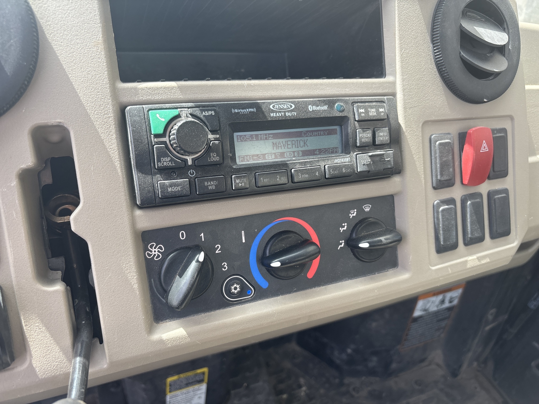 2023 John Deere 835R ATVs and Utility Vehicle