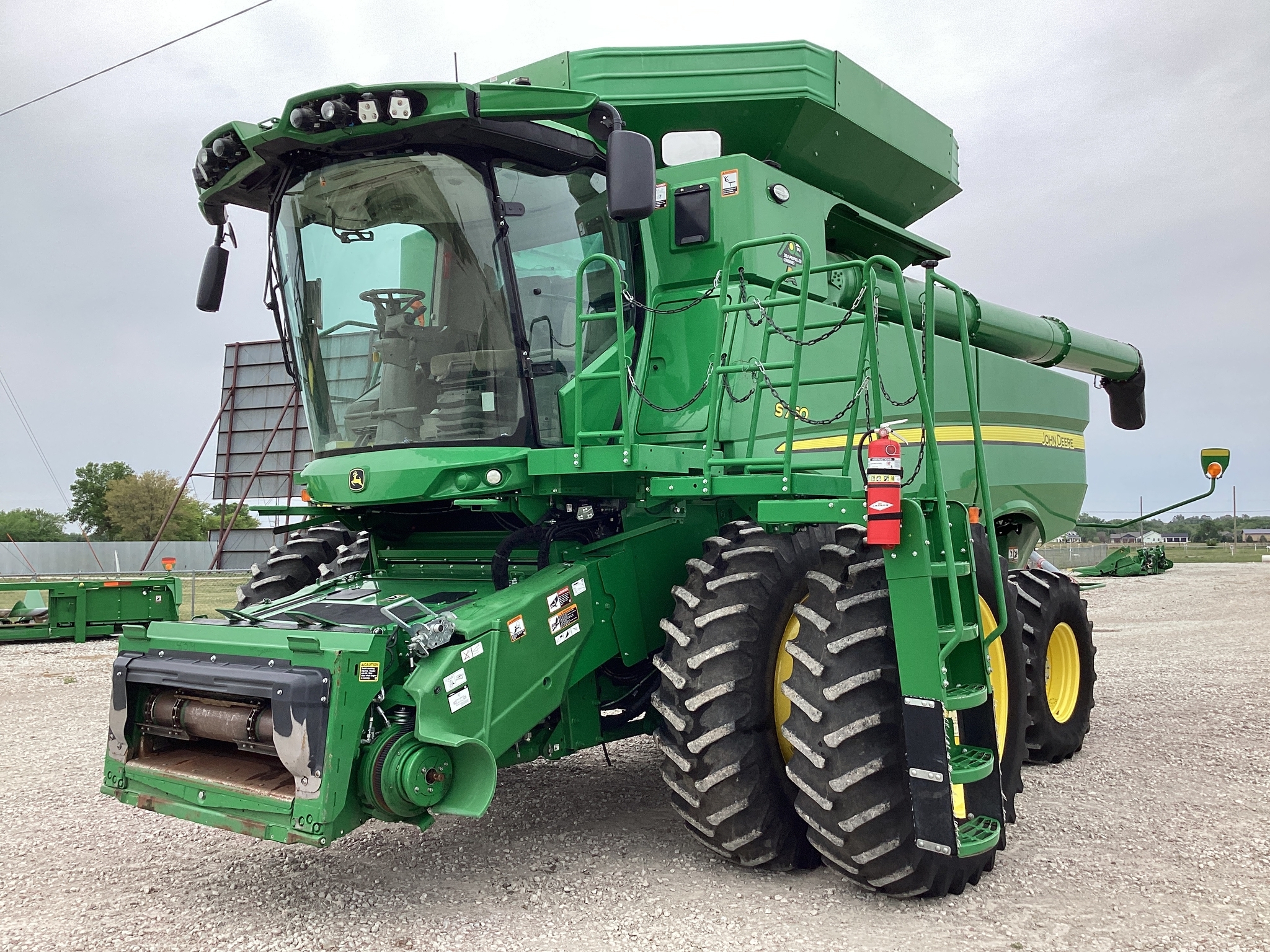 2022 John Deere S760 Combine