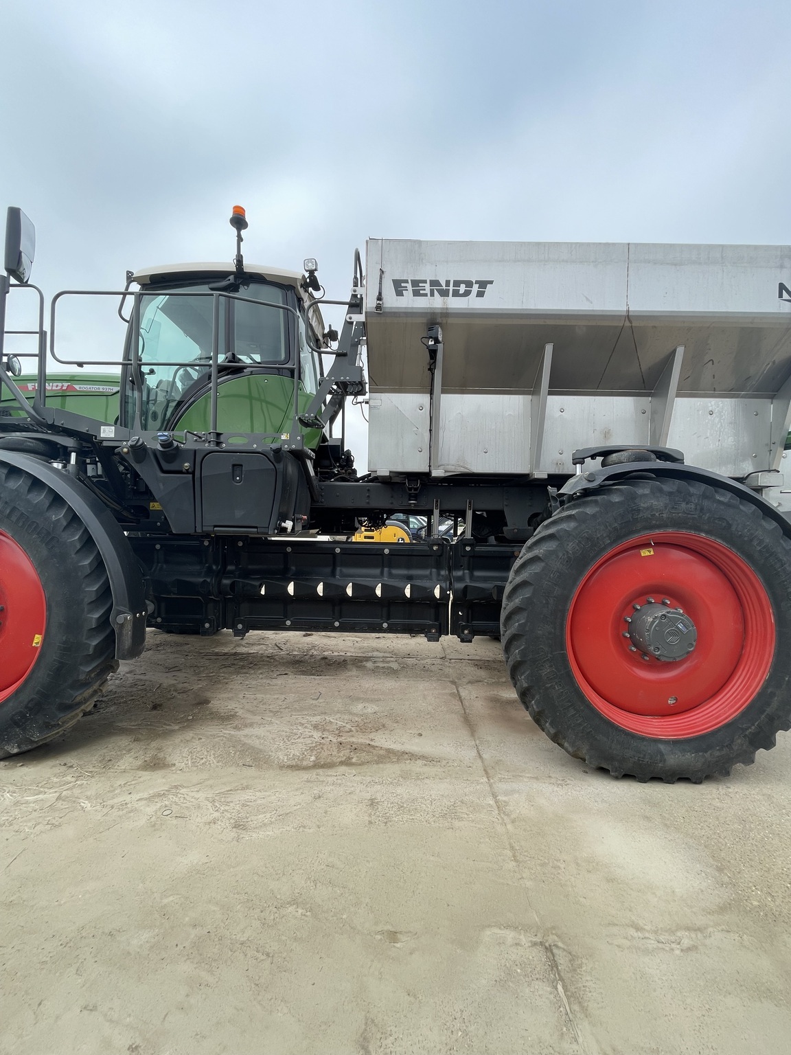 2025 Fendt RG937H Self-Propelled Sprayer