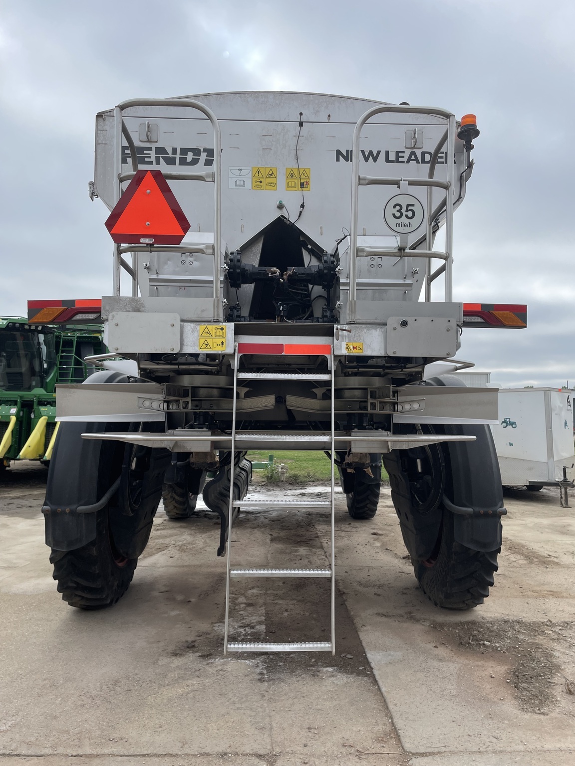 2025 Fendt RG937H Self-Propelled Sprayer