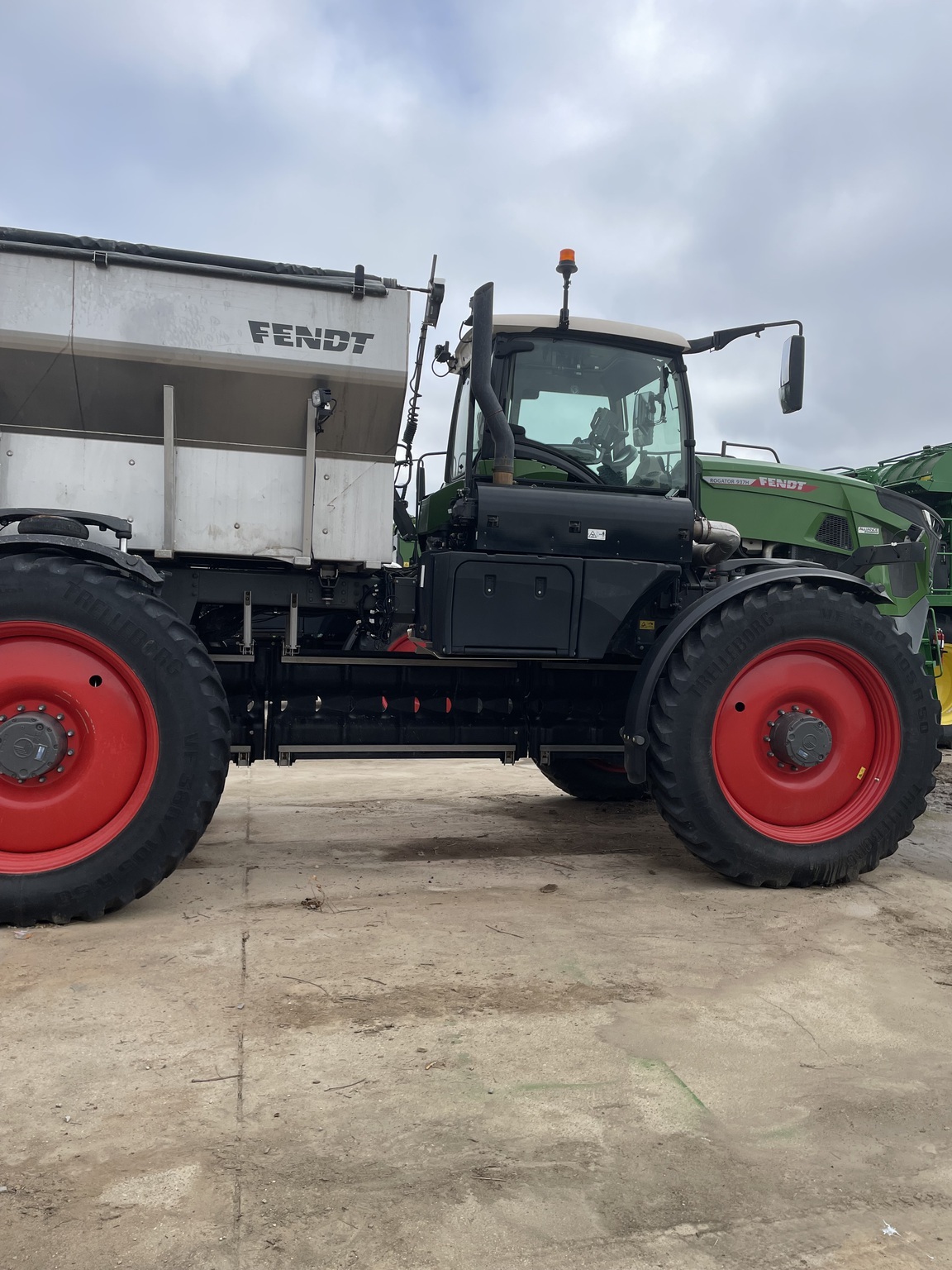 2025 Fendt RG937H Self-Propelled Sprayer