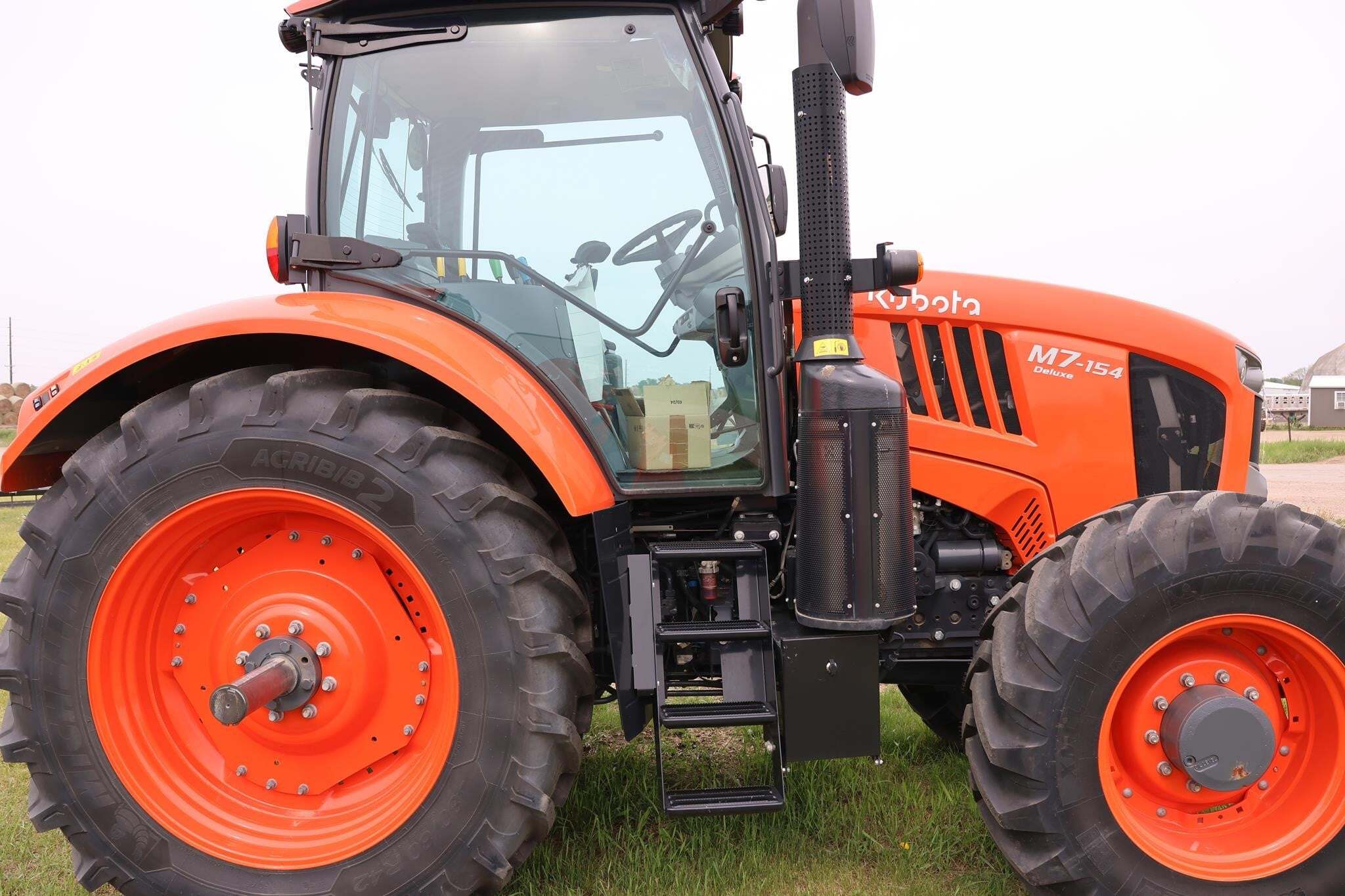 2024 Kubota M7-154 DELUXE Tractor