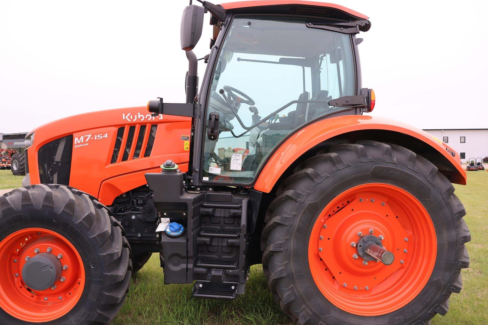 2024 Kubota M7-154 DELUXE Tractor