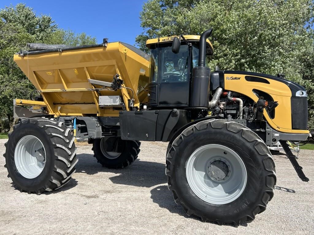  ROGATOR RG1300C Self-Propelled Sprayer
