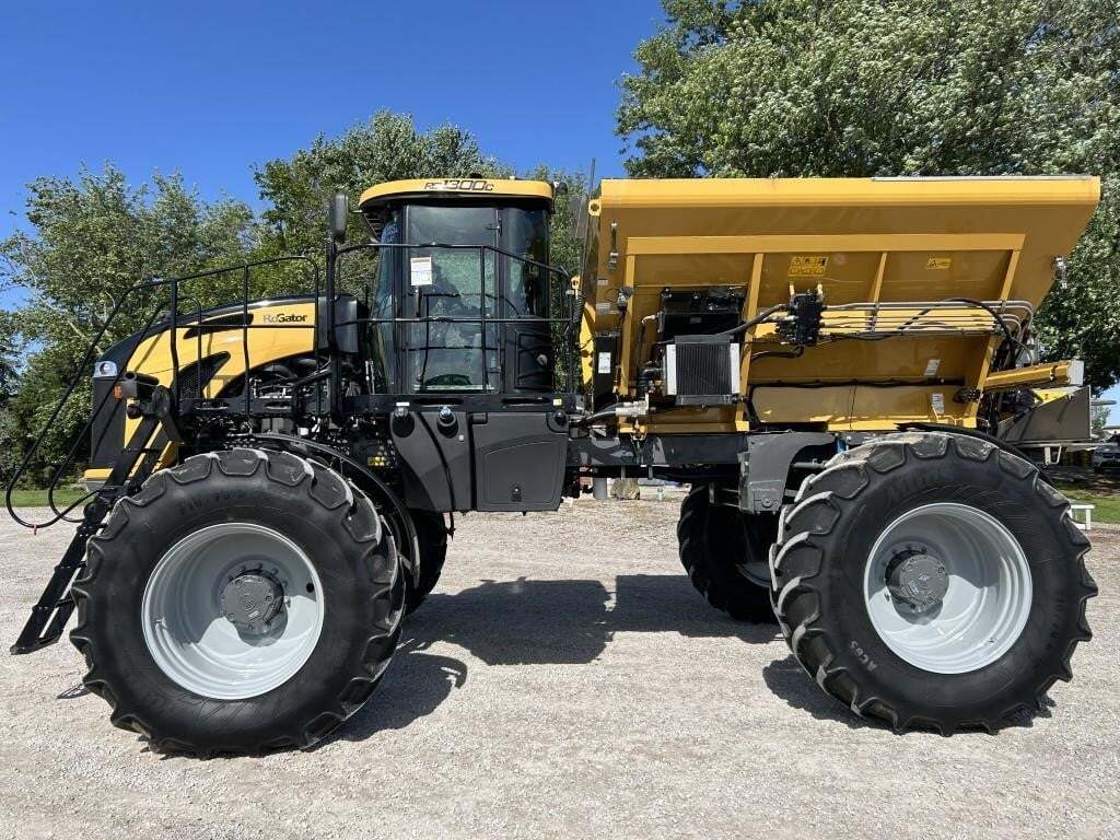  ROGATOR RG1300C Self-Propelled Sprayer
