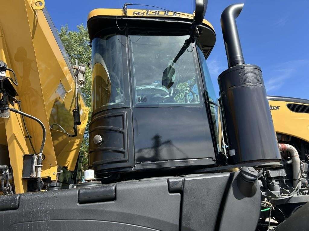  ROGATOR RG1300C Self-Propelled Sprayer