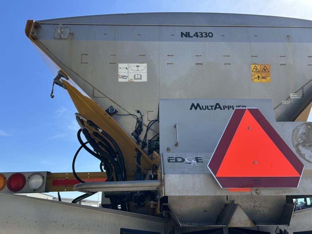  ROGATOR RG1300C Self-Propelled Sprayer