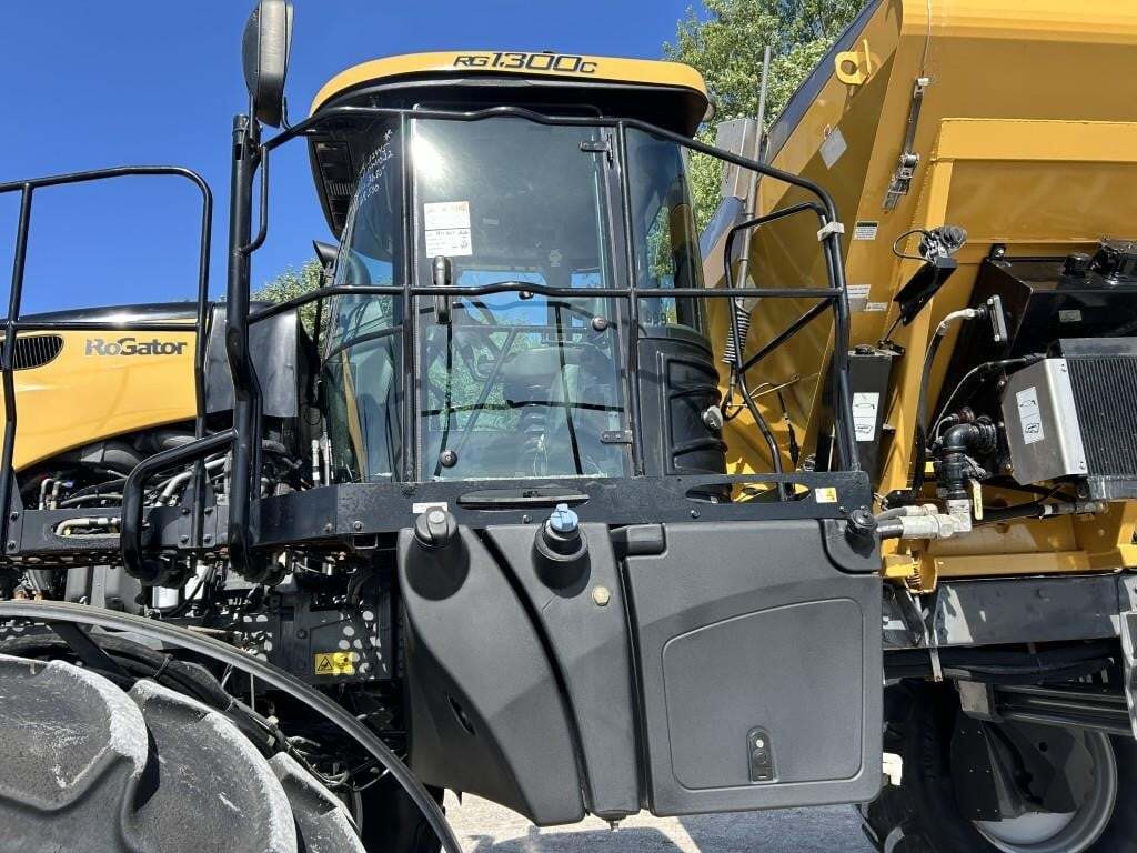  ROGATOR RG1300C Self-Propelled Sprayer