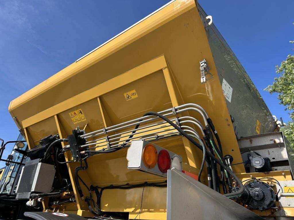  ROGATOR RG1300C Self-Propelled Sprayer