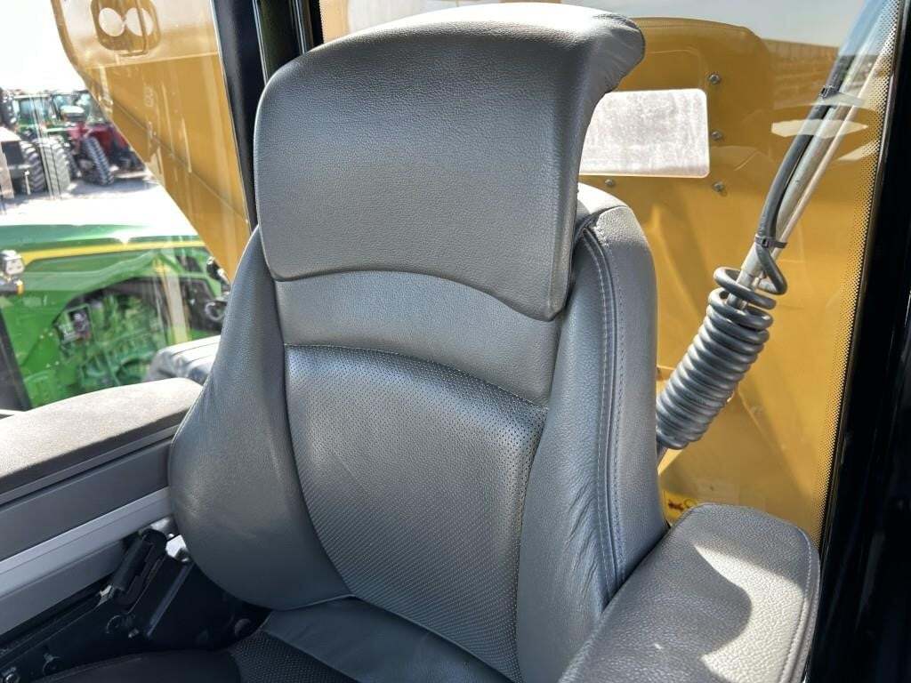  ROGATOR RG1300C Self-Propelled Sprayer