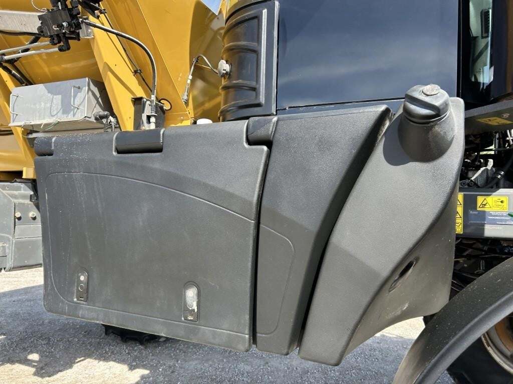  ROGATOR RG1300C Self-Propelled Sprayer
