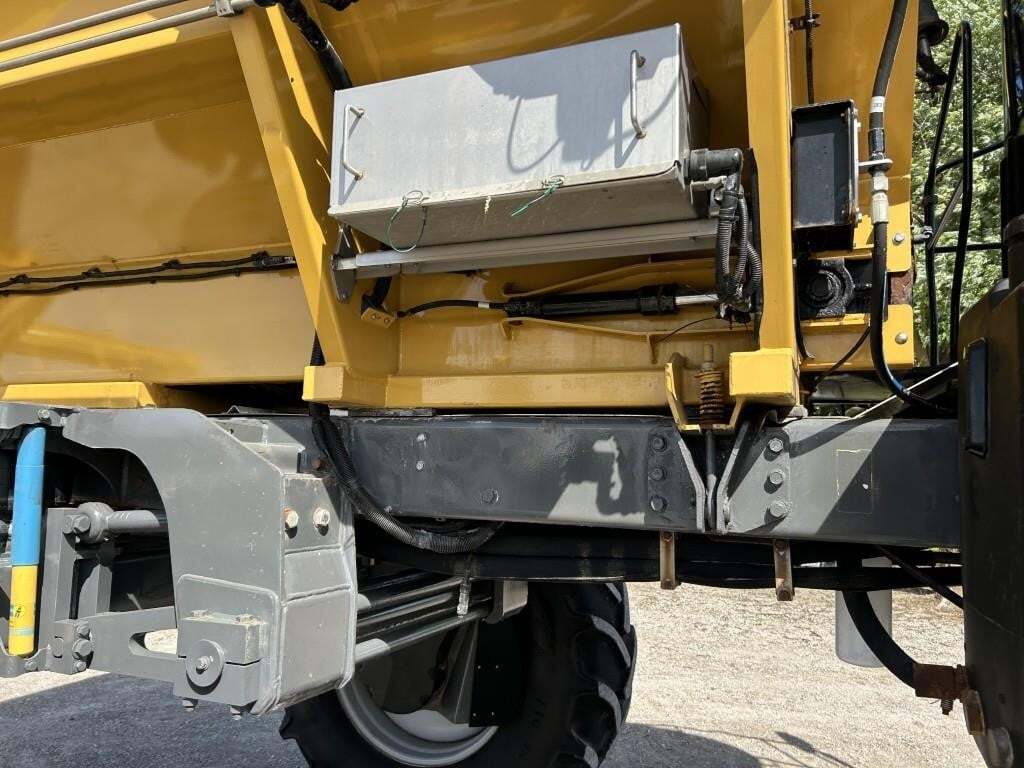  ROGATOR RG1300C Self-Propelled Sprayer