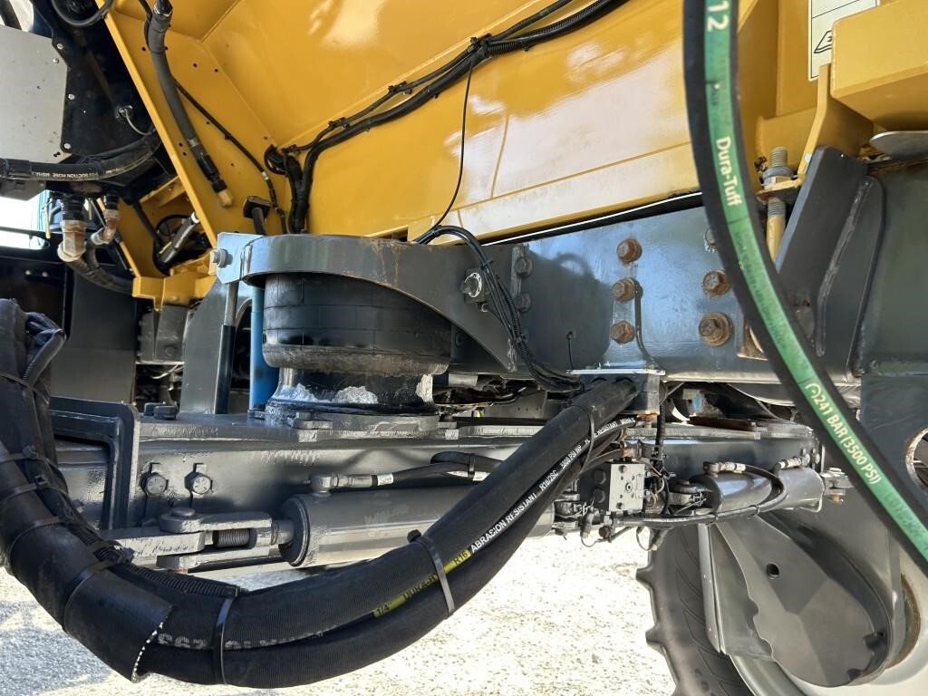  ROGATOR RG1300C Self-Propelled Sprayer