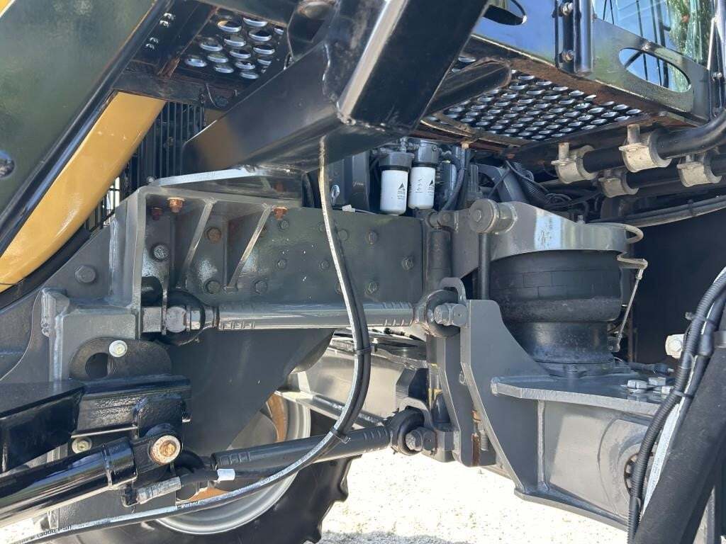  ROGATOR RG1300C Self-Propelled Sprayer