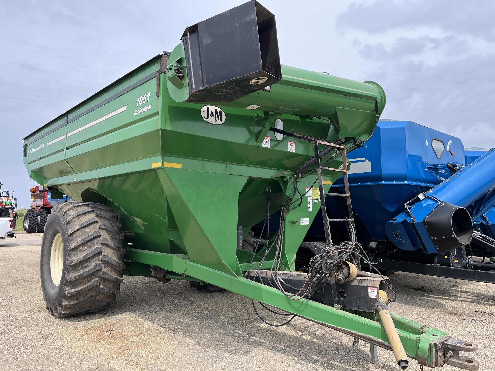 2011 J&M 1051-22S Grain Cart
