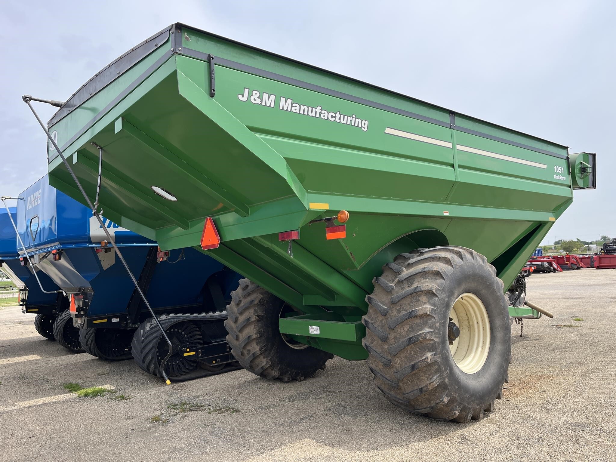 2011 J&M 1051-22S Grain Cart