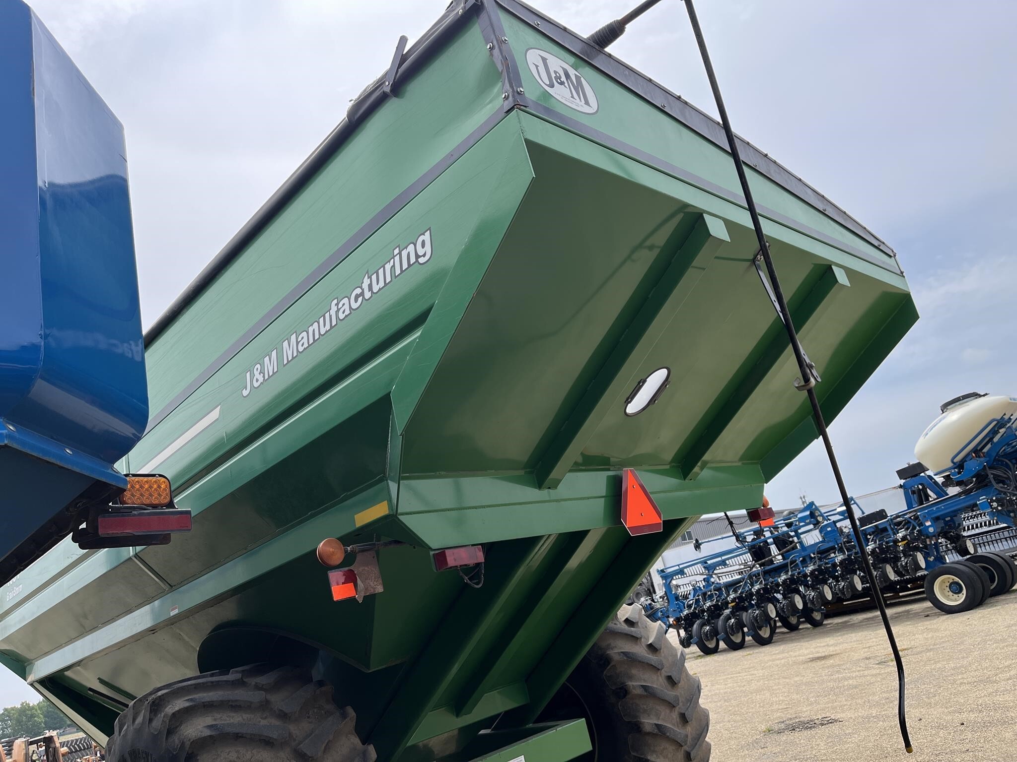 2011 J&M 1051-22S Grain Cart