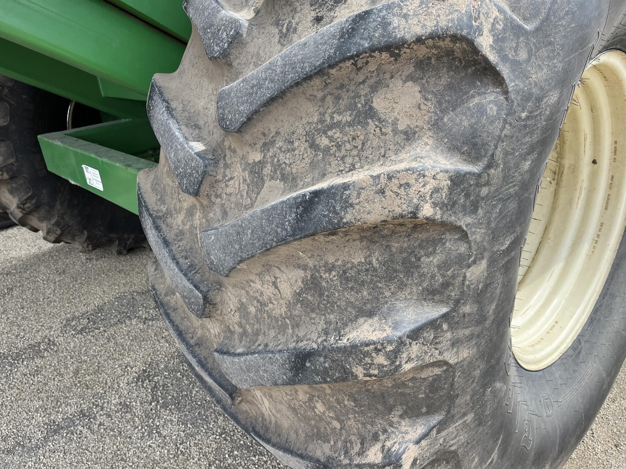 2011 J&M 1051-22S Grain Cart