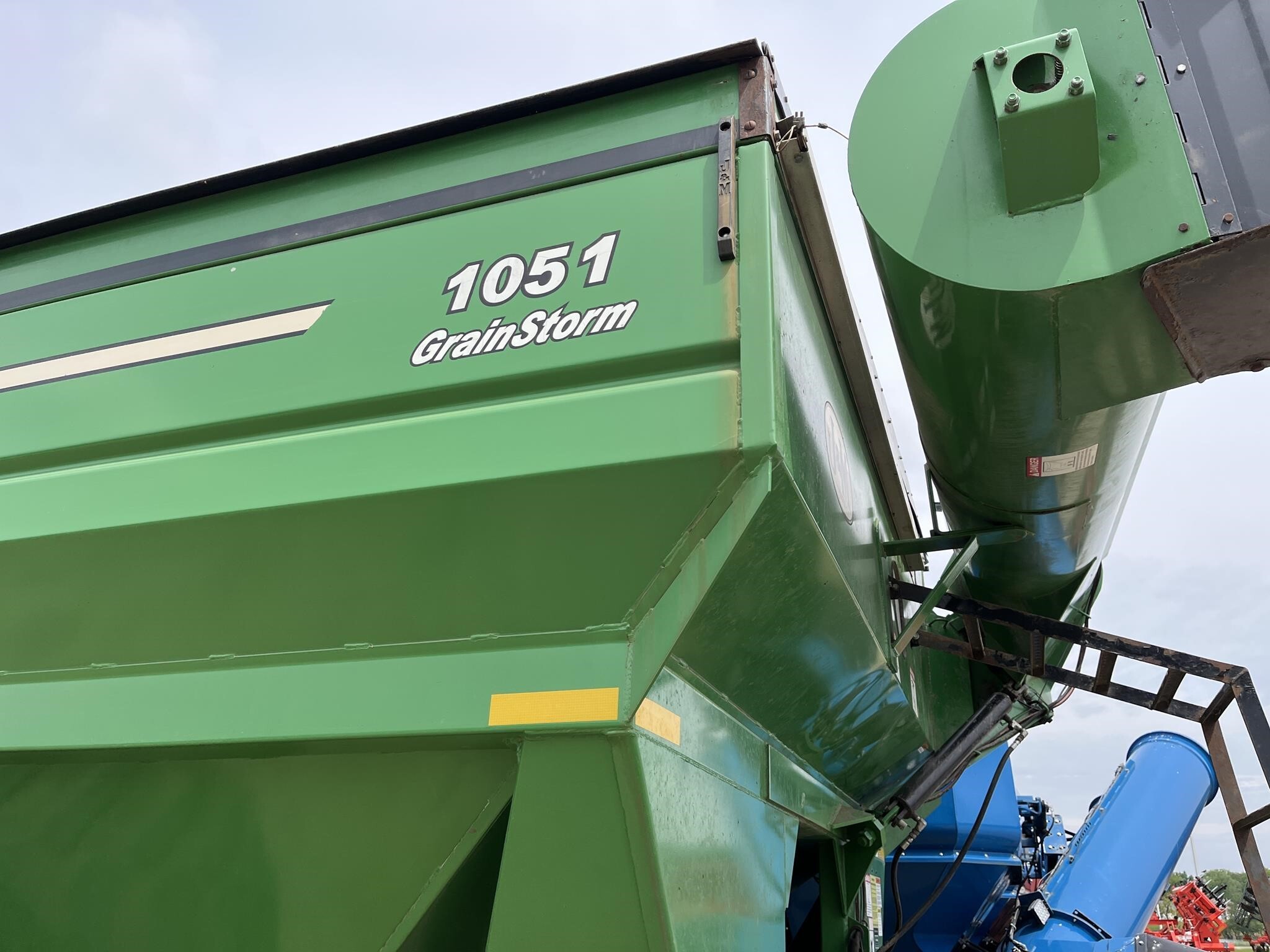 2011 J&M 1051-22S Grain Cart