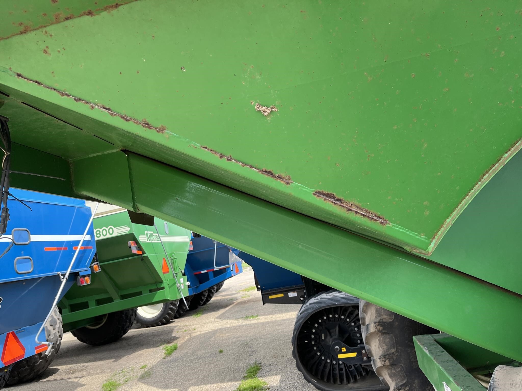 2011 J&M 1051-22S Grain Cart