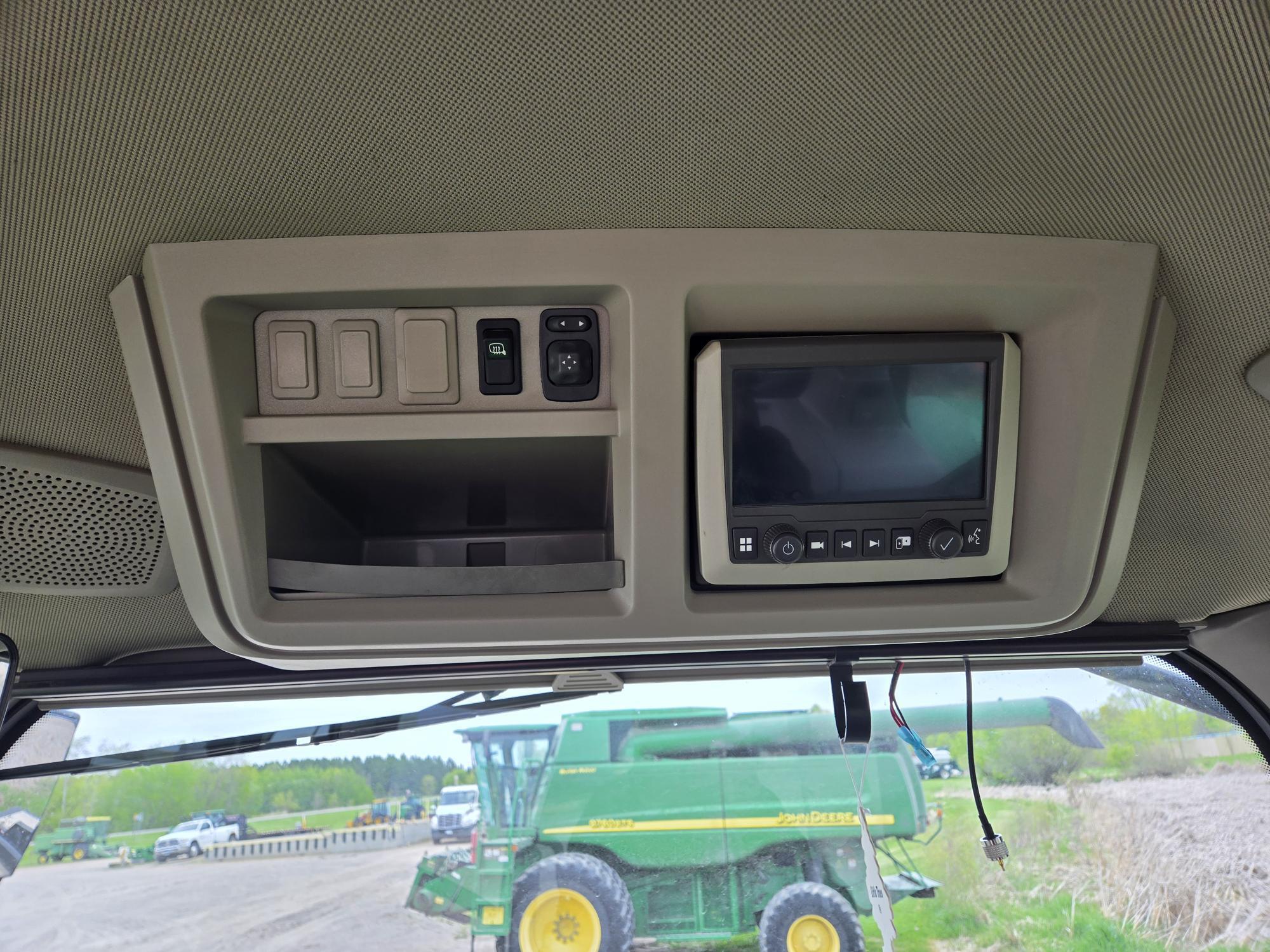 2022 John Deere 7R 230 Tractor