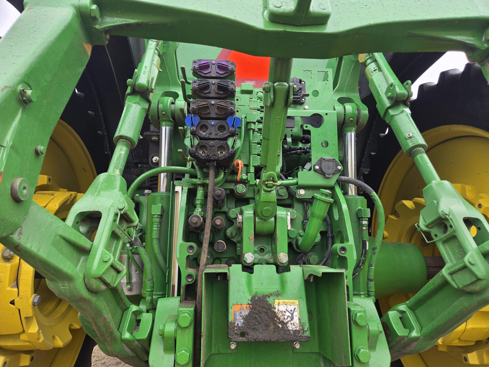 2022 John Deere 7R 230 Tractor