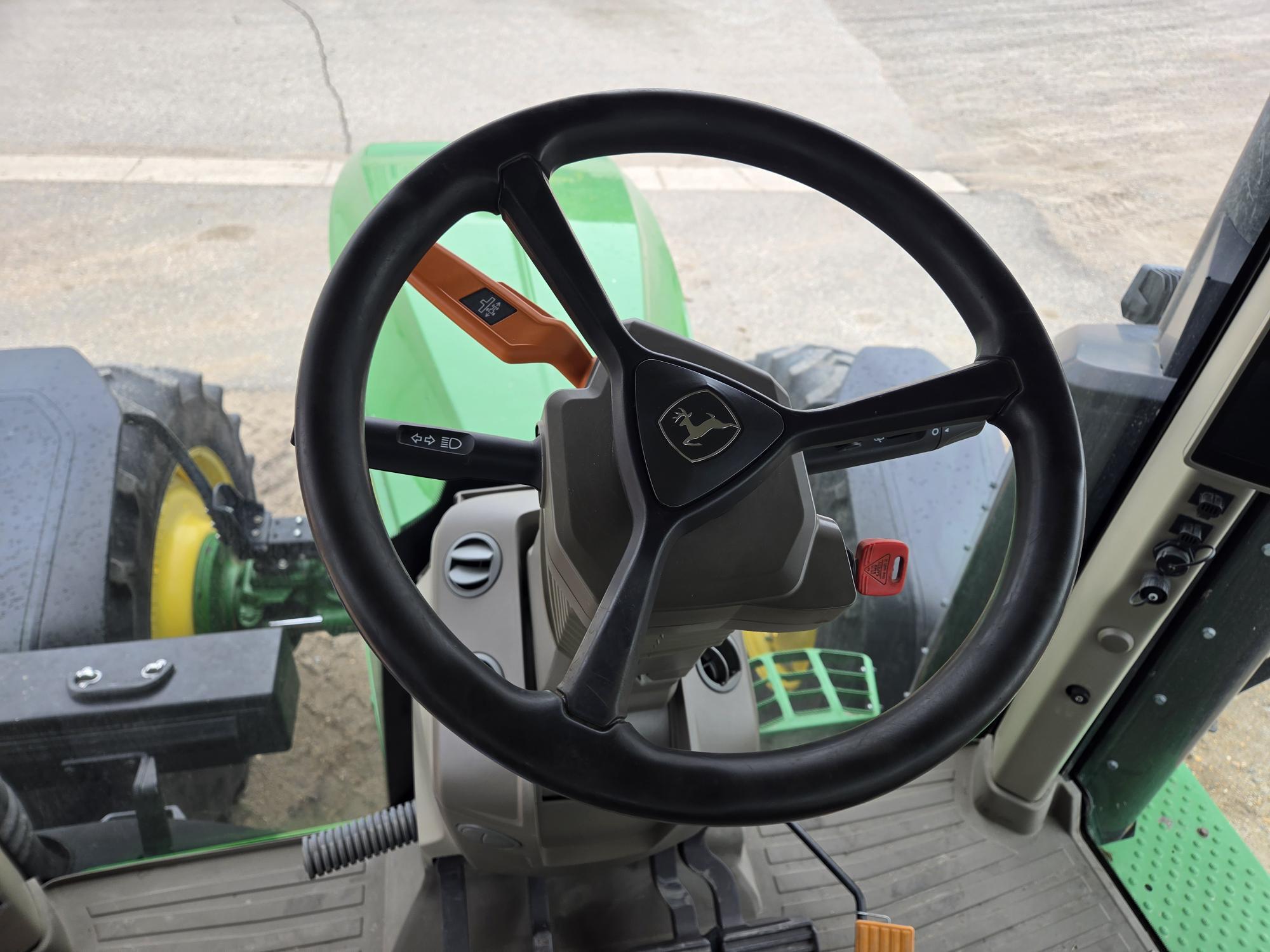 2022 John Deere 7R 230 Tractor