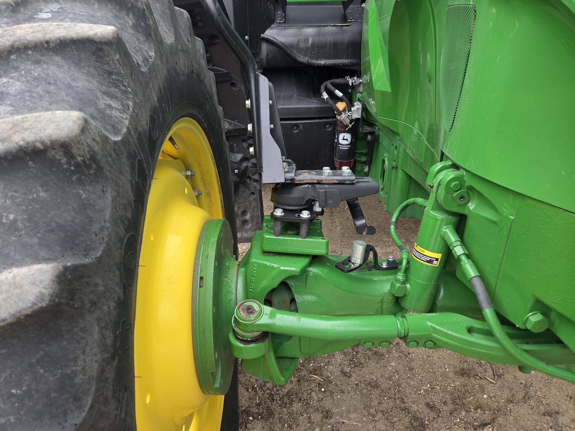 2022 John Deere 7R 230 Tractor