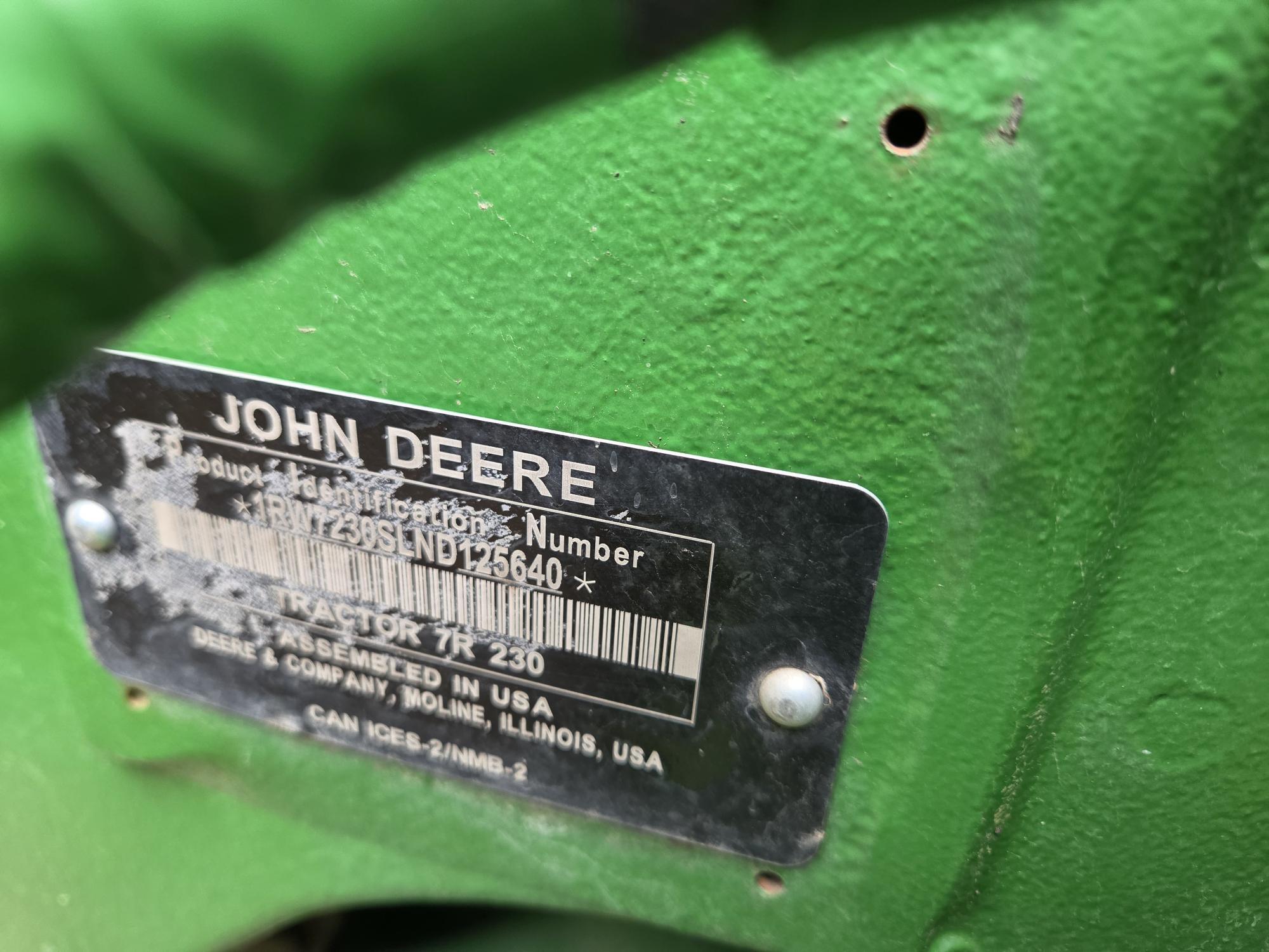 2022 John Deere 7R 230 Tractor