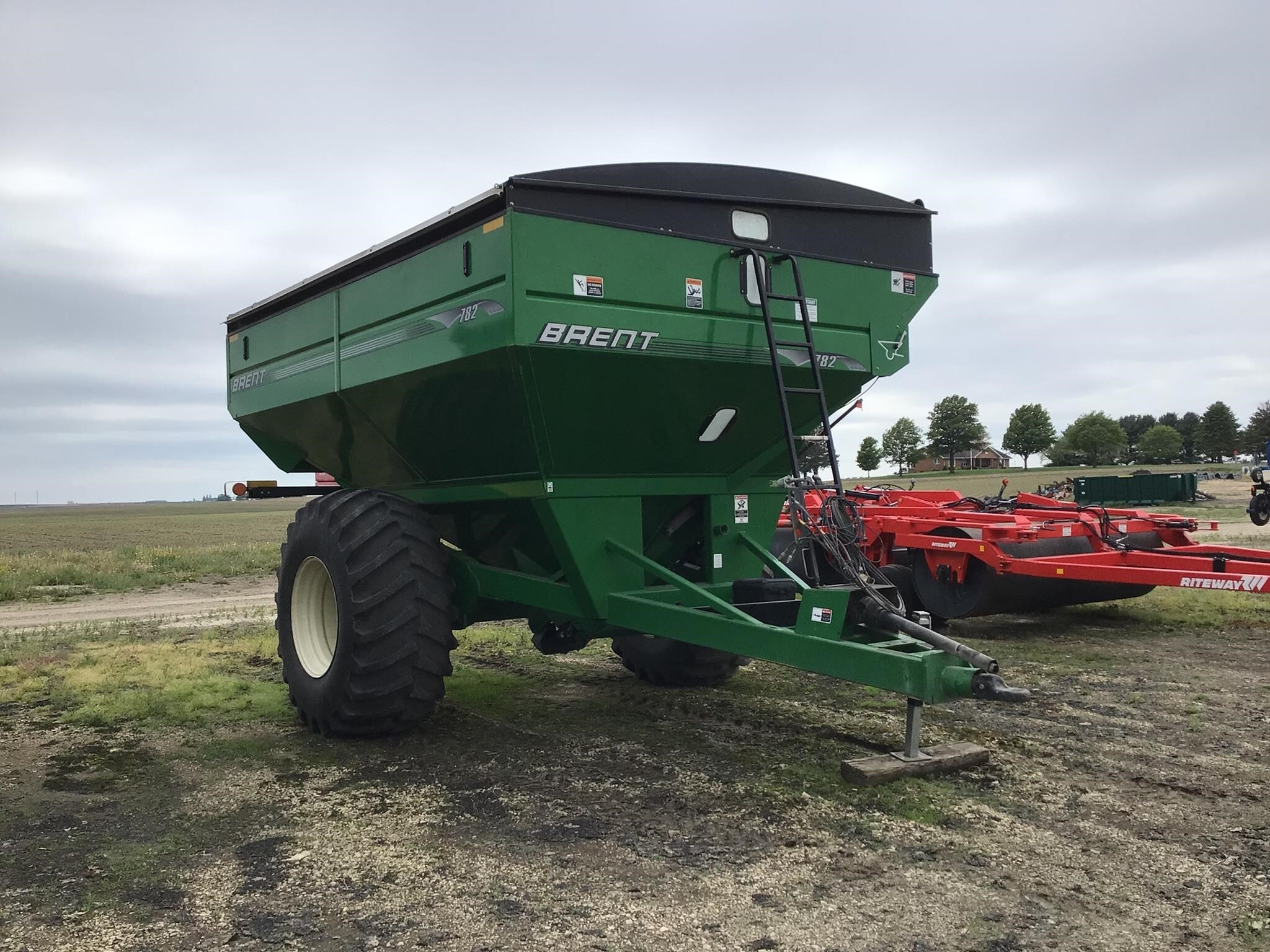 2012 Brent 782 Grain Cart