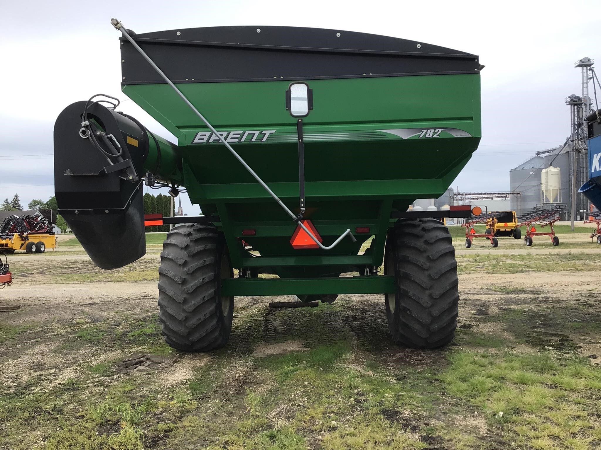 2012 Brent 782 Grain Cart