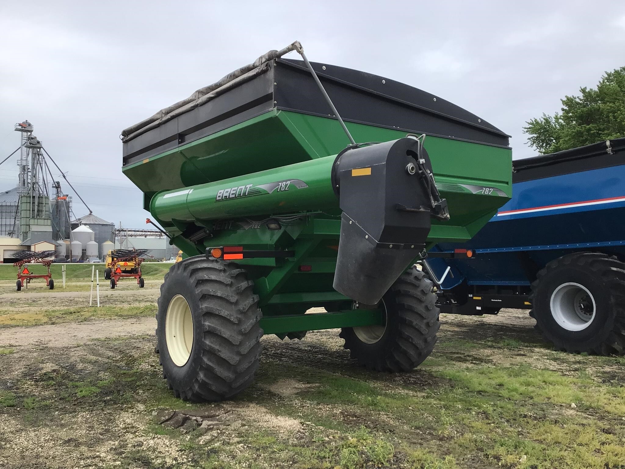 2012 Brent 782 Grain Cart