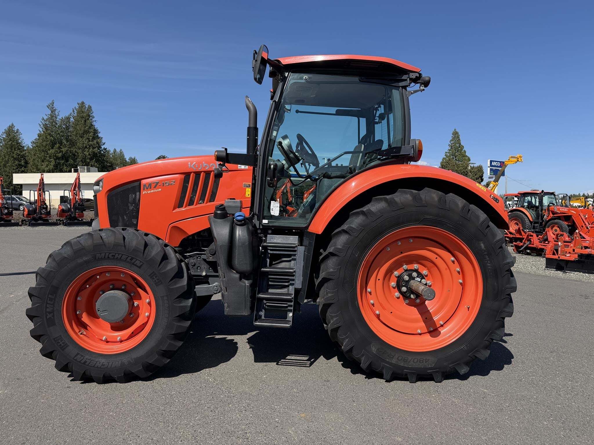 2022 Kubota M7-152 PREMIUM Tractor