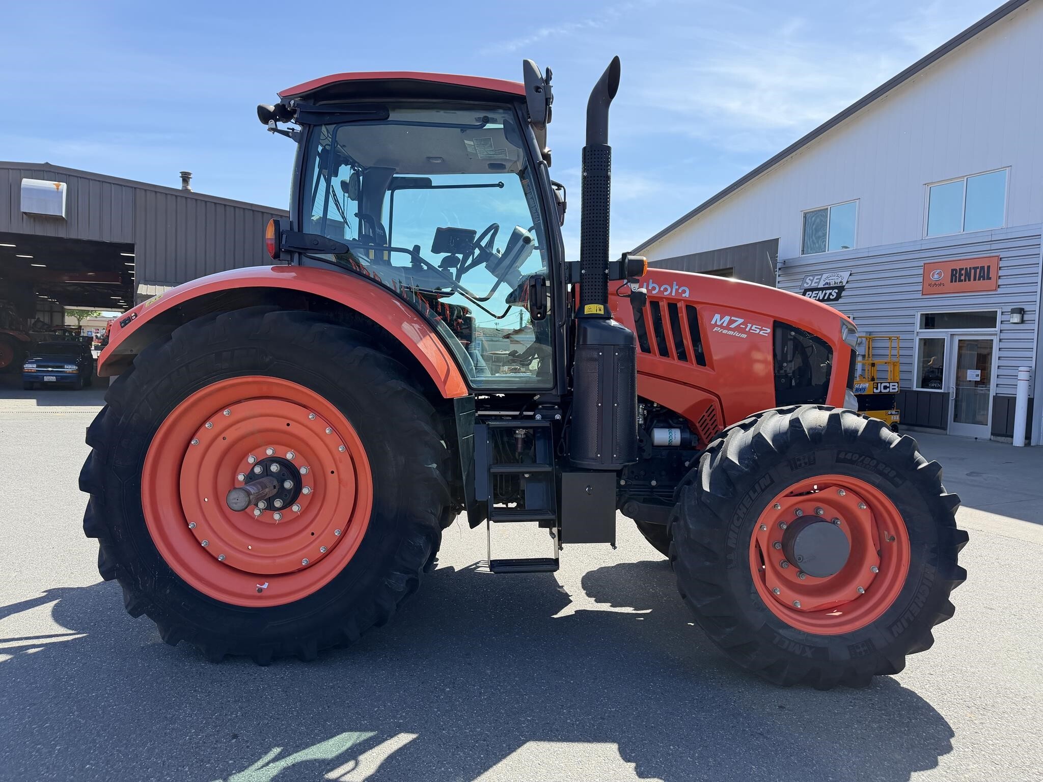 2022 Kubota M7-152 PREMIUM Tractor