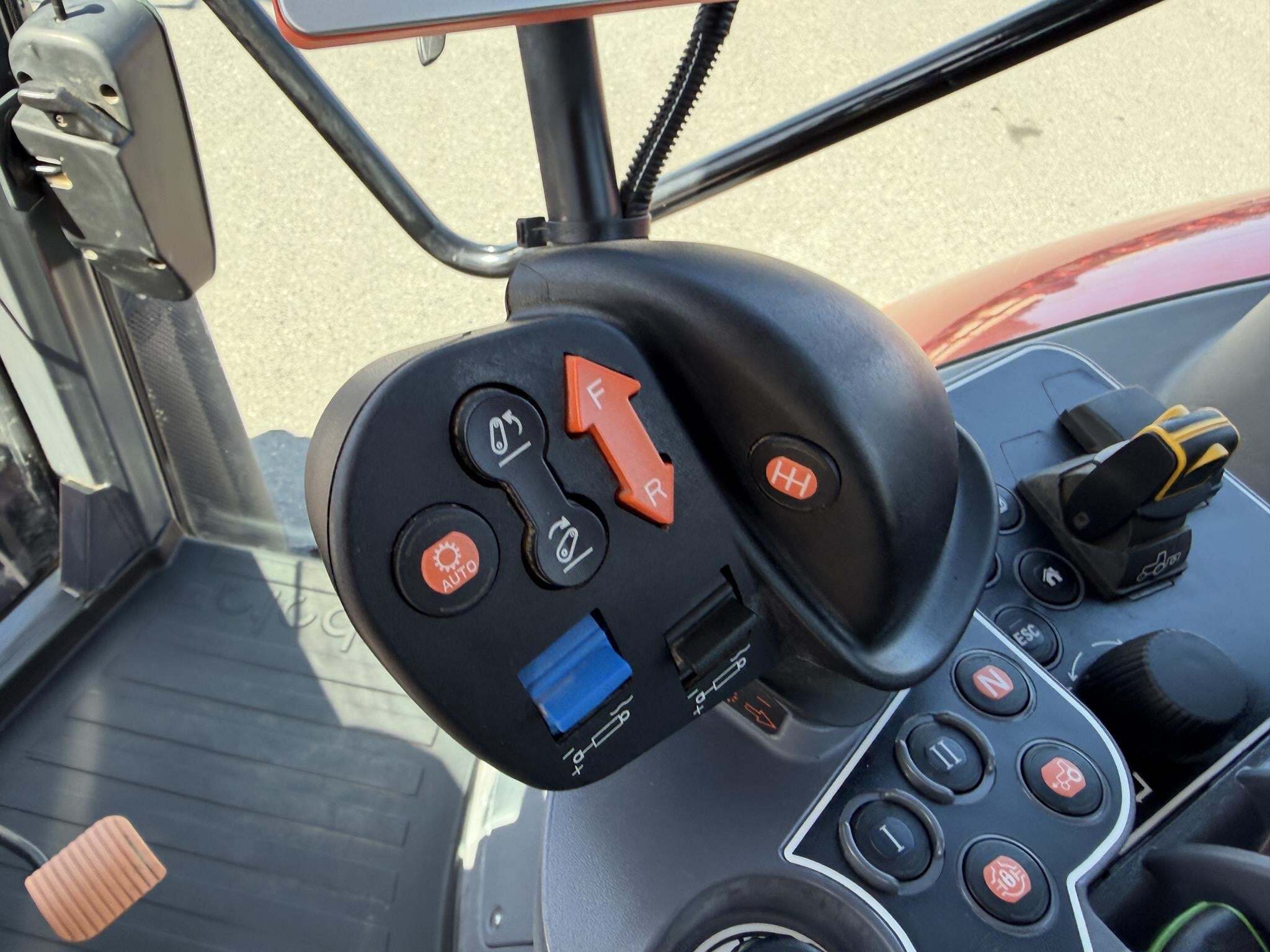 2022 Kubota M7-152 PREMIUM Tractor