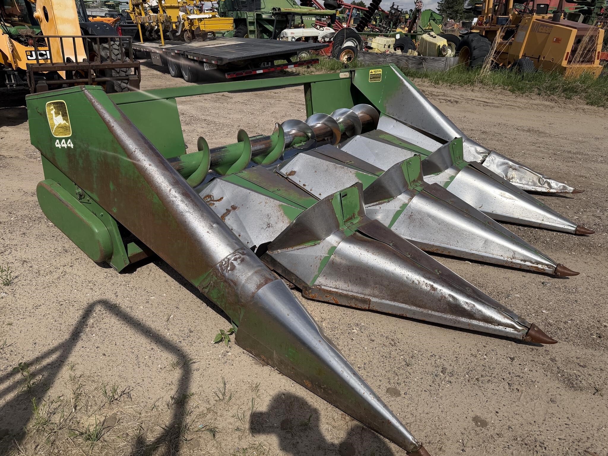  John Deere 444 Corn Head